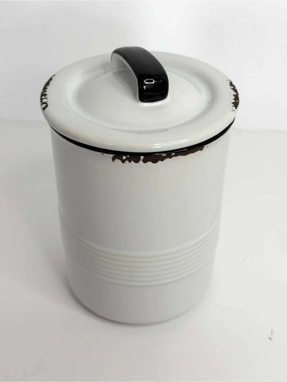 District 23 Tea Canister Black/White  | Kitchen